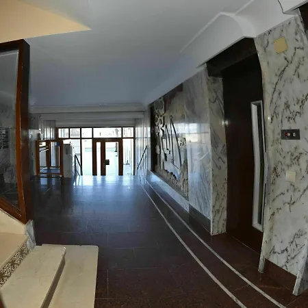 With 2 Bedrooms In Fuengirola, With Wonderful View And Lejlighed *