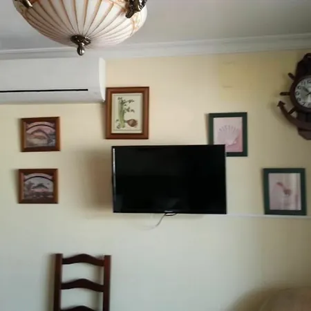 With 2 Bedrooms In Fuengirola, With Wonderful View And Lejlighed *